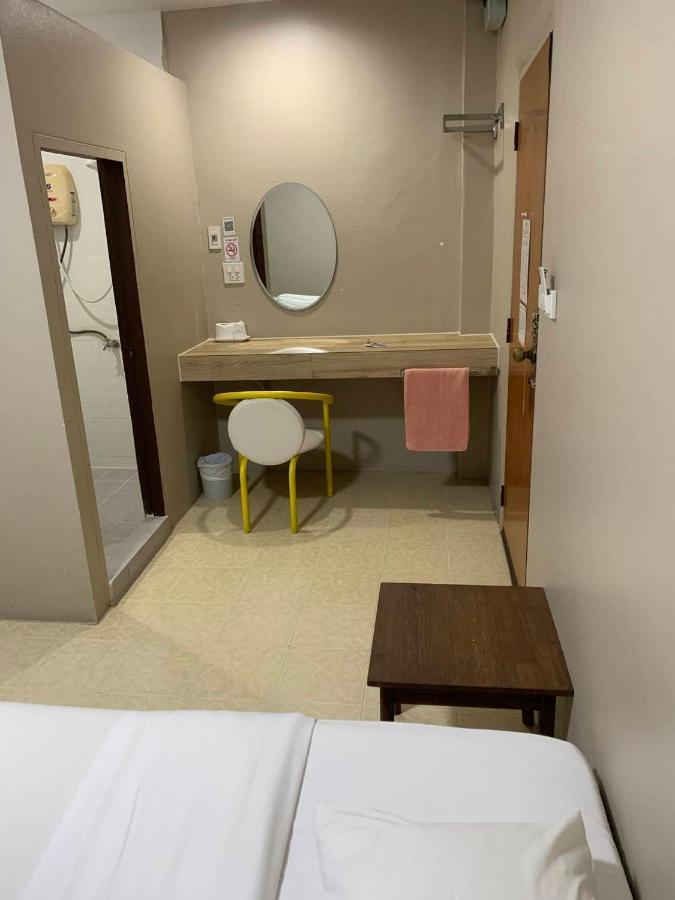 Lithai Guesthouse Phitsanulok Buitenkant foto